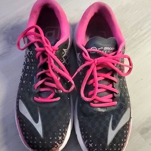 Running shoes